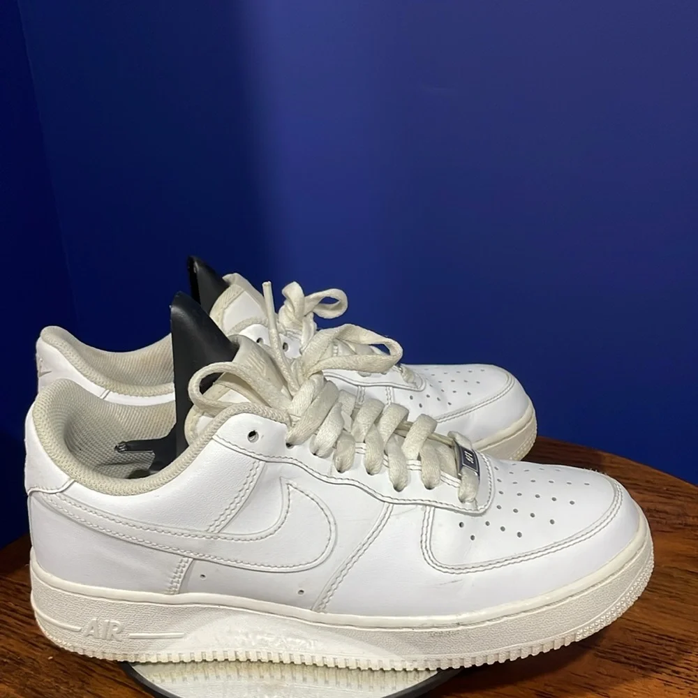 Nike White Air Force 1 - Picture 3 of 8